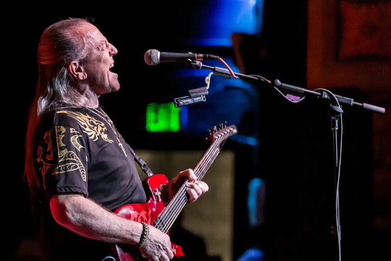 Mark-Farner The-Capital-Theater-in-Flint-MI_4.19.2019-54
